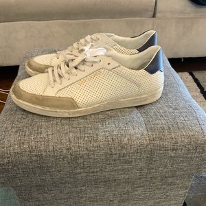 Saint Laurent, white with trim, smoke free home